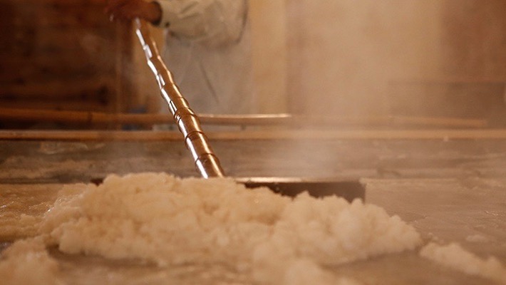 
醸造の原材料　赤穂の塩のイメージ